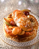 Puff pastries with fruit and foie gras