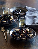Steamed mussels with burdock root