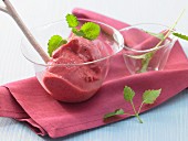 Schnelles Himbeer-Joghurt-Eis