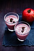 Pomegranate smoothies with figs