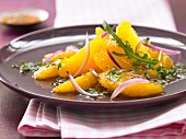 Orangensalat mit Rucola & roten Zwiebeln
