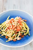 Spaghetti with courgette pasta, haricot beans and diced tomato (low-carb)
