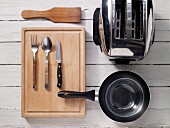 Kitchen utensils for preparing scrambled egg