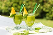 Green Power smoothies with spinach and mango