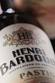 Eine Flasche Pastis von Henri Bardouin, Forcalquier, Frankreich