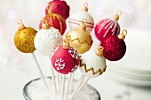 Christmas cake pops in red, white and gold