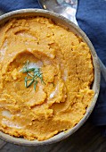Mashed sweet potatoes with rosemary (seen from above)