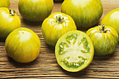 Tomato 'Green Zebra' Sliced