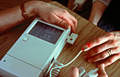 Portable pulse oximeter,reads pulse/blood oxygen