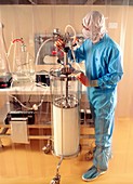 Pharmaceutics researcher with filtration column