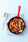Sausages with apples and shallots
