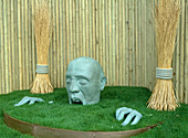 Skulptur: Der Mann im Gras