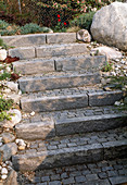 Treppe aus GRANITSTUFEN UND Granitkopfstein-