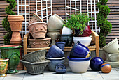 Frost-proof pots, from Lks, franz. glazed clay pots