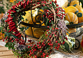 Wreath of rose hips, calluna, peperonia