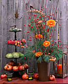 Bouquet: Gerbera 'Victory', Euphorbia fulgens (spurge), Rosa (rosehip)