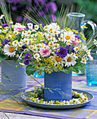 Leucanthemum (Marguerite), Matricaria (chamomile), Centaurea