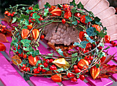 Wreath out of hedera (ivy), physalis (lantern flower)