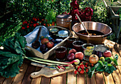 Marmelade kochen Erdbeeren, Apfel, Pfirsich, Mirabellen
