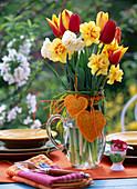 Narcissus 'Tahiti', 'Bridal Crown' (daffodils)