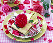 Pink (rose blossom) as napkin decoration