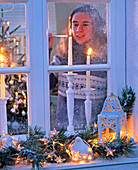 Glance into the Christmas room, window sill decorated