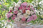 Rose Bouquet of Painted Roses (Striped), Beetrosen (Light Pink)