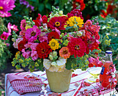 Zinnia, Alchemilla, Antirrhinum