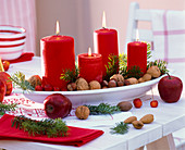 5-minute Advent wreath with Juglans (walnuts), Malus