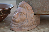 Terracotta - Füße 'Löwenkopf'