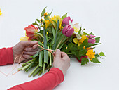 Colourful spring bouquet (3/5)