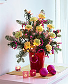 Christmas bouquet with dianthus (carnations)
