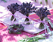 Stehsträuße aus Lavandula (Lavendel), Lavendelkranz