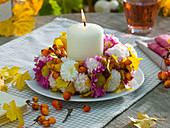 Wreath made of chrysanthemum (autumn chrysanthemum), roses (rosehip)