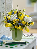 Spring bouquet white-yellow-blue: Narcissus (daffodils), Tulipa (tulips)