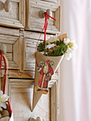 Saint Nicolas bags made of wrapping paper