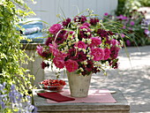 Rosa 'Parade' (roses), Monarda 'Cambridge Scarlet' (Indian nettle)