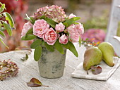 Strauß aus Rosa (Rosen), Hydrangea (Hortensie), Salvia (Salbei)