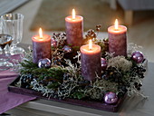 Natural advent wreath with black dates and reindeer lichen 5/5