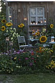 Abend-Terrasse am Gartenhaus
