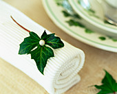 Serviette decoration with Hedera helix (ivy leaf)