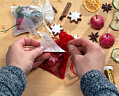 Christmas scent bags with different scent fillings: 2nd Step