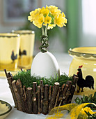 Easter decorations: Saginan nest covered with wooden branches