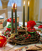 Advent wreath: blank made of clematis tendrils, beech twigs