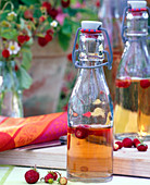 Fragaria (wild strawberries), strawberry vinegar (apple vinegar)