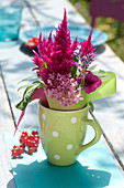 Modern, pink table decoration