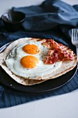 Frühstücks-Tortilla mit Ei und Bacon