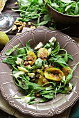 Rocket and spinach salad with pan-fried figs and cheese