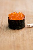 Salmon caviar sushi