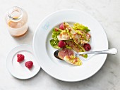Romaine lettuce with orange and raspberry dressing (lactose-free)